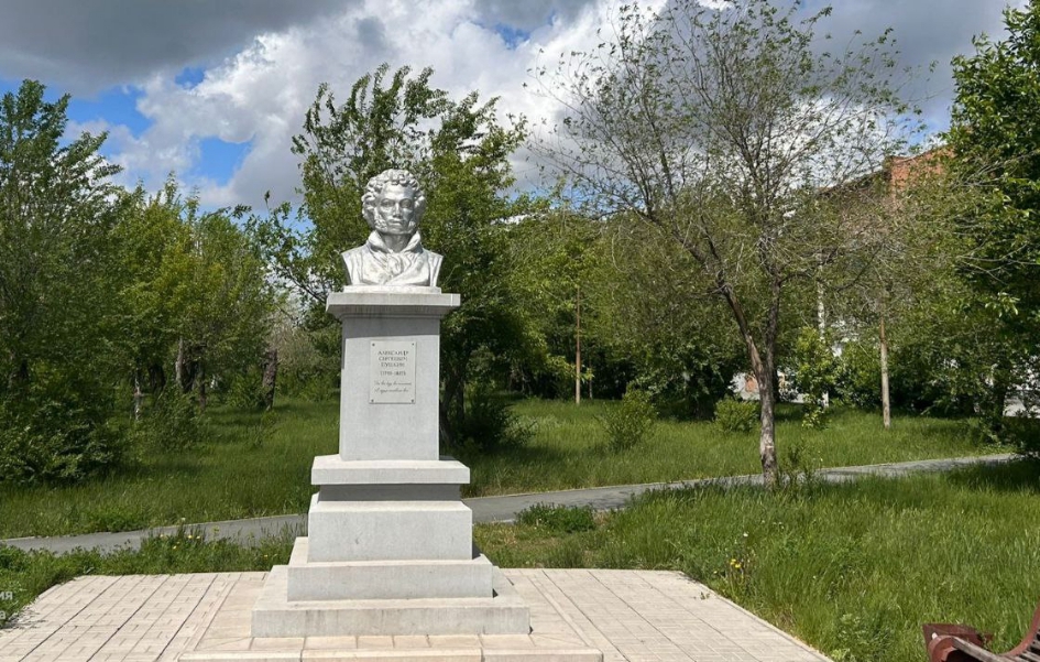 Началась реконструкция улицы Советской и Сквера Пушкина