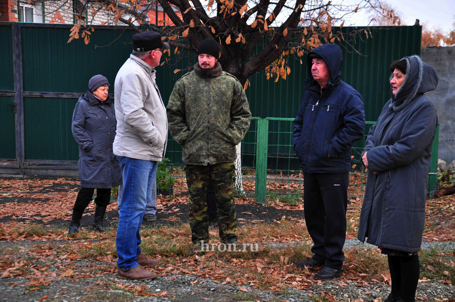 Из-за прорыва канализации машины едва не ушли под землю. На улице 9 Января грядет реконструкция сетей водоотведения