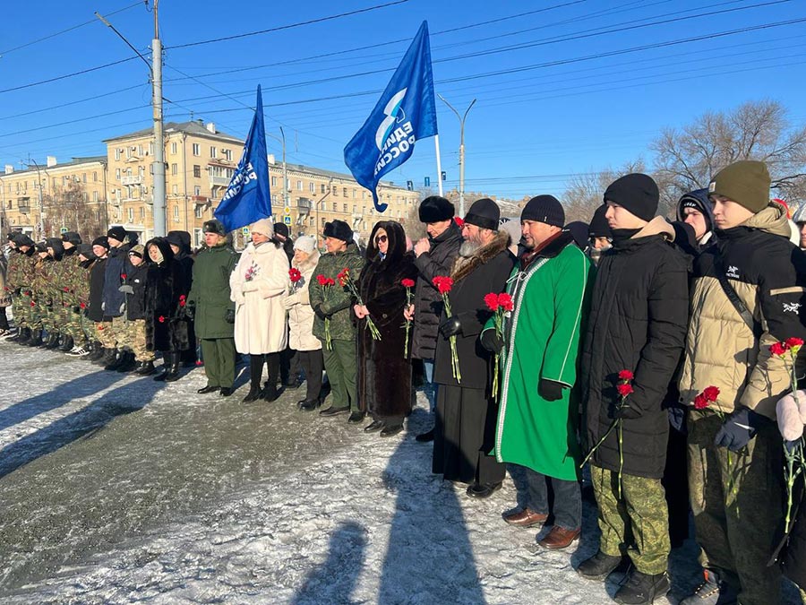 Почтили память воинов