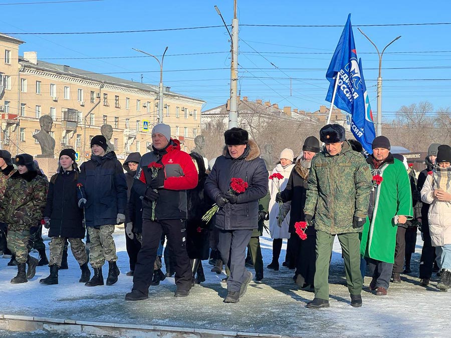 Почтили память воинов