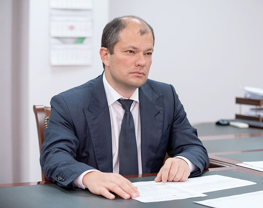 Дорогие друзья, уважаемые коллеги! Поздравляю с Днем защитника Отечества всех сотрудников «Уральской Стали»!