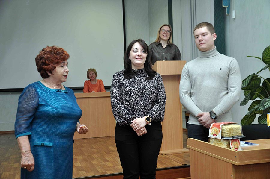 Новым гаджетам все возрасты покорны. Пенсионеры гордятся полученными знаниями