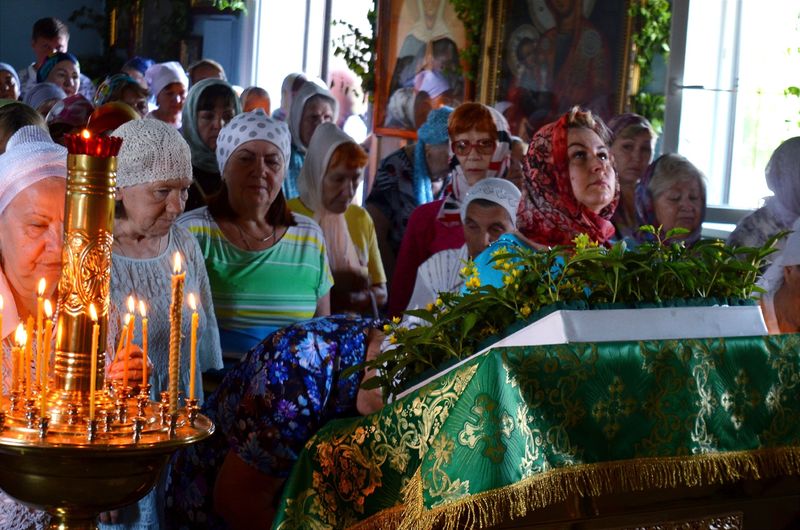 Православные жители Орска встретили День Святой Троицы