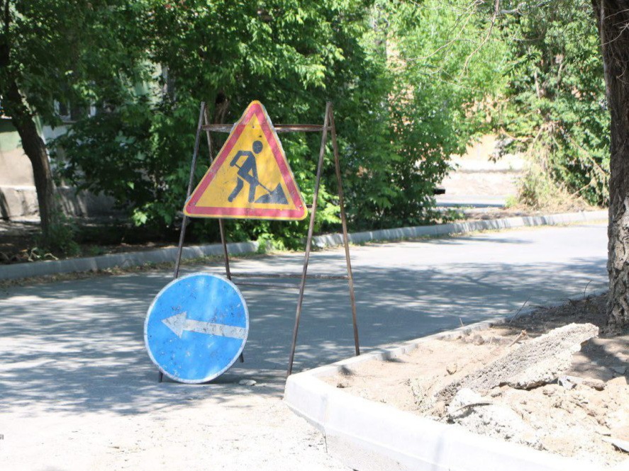 Жители поселка Казачий обсудили проблему плохих дорог