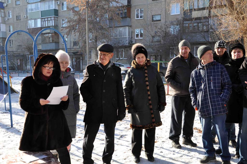 Отметили юбилей дома за самоваром