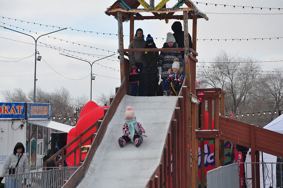 А игрушки-то ненастоящие!