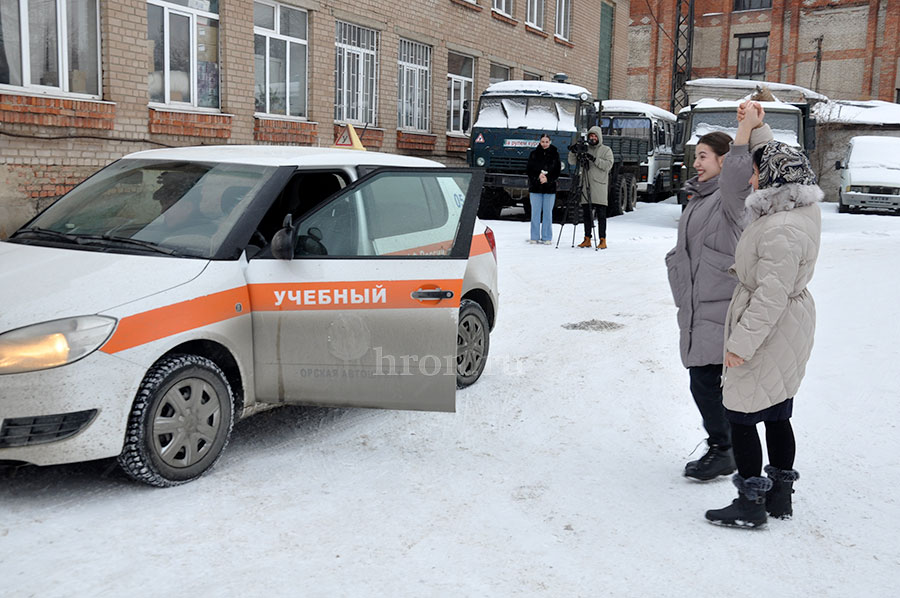 И станцуют, и в мишень попадут