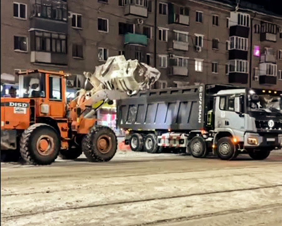 Вышли на борьбу со снегом