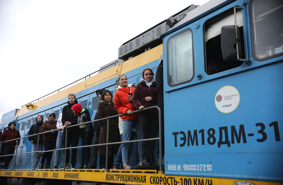 «Уральская Сталь» открыла двери новотроицким школьникам