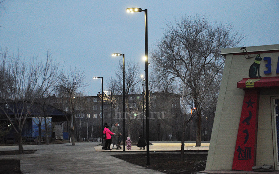 Светлее, еще светлее! Центральный парк украсили новые фонари, которых пришлось долго ждать