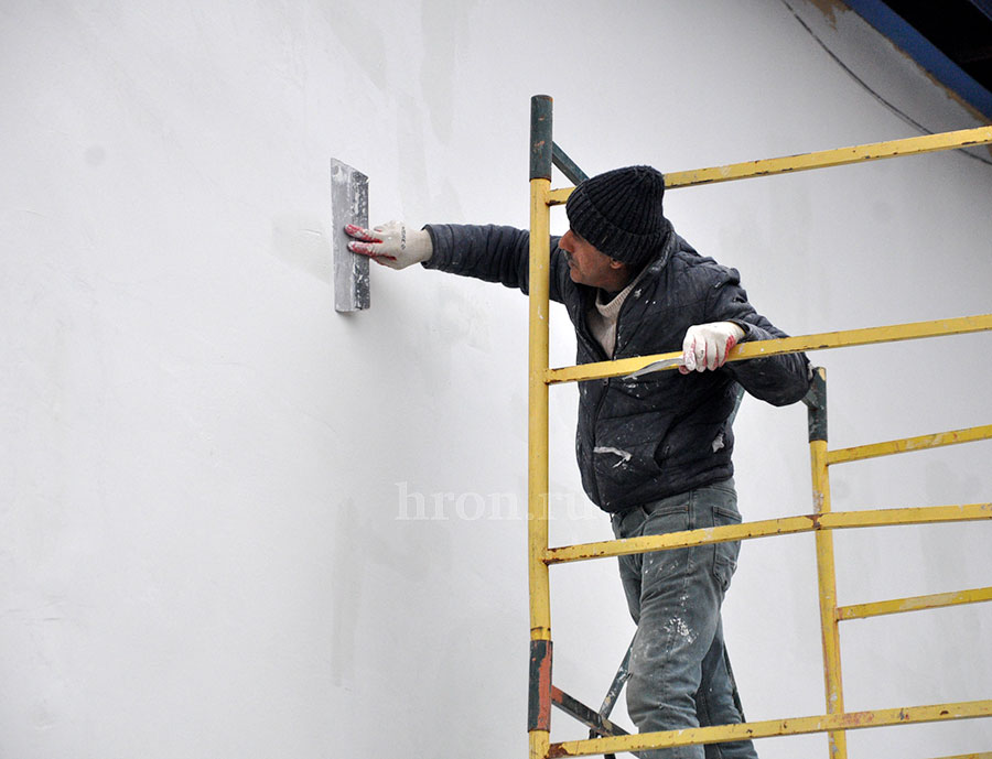 Фасад обновят, мурал закрасят