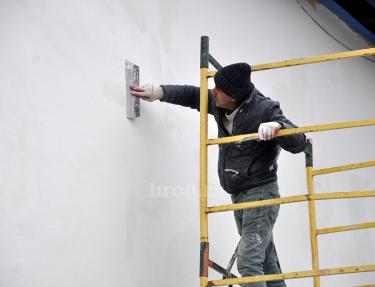 Фасад обновят, мурал закрасят