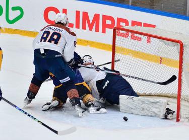 Вне зоны плей-офф