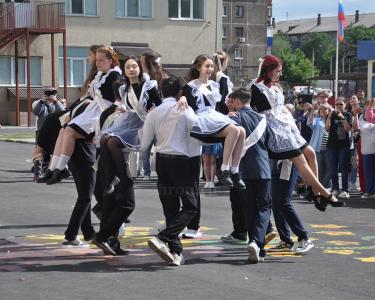 Выпускники улетели во взрослую жизнь