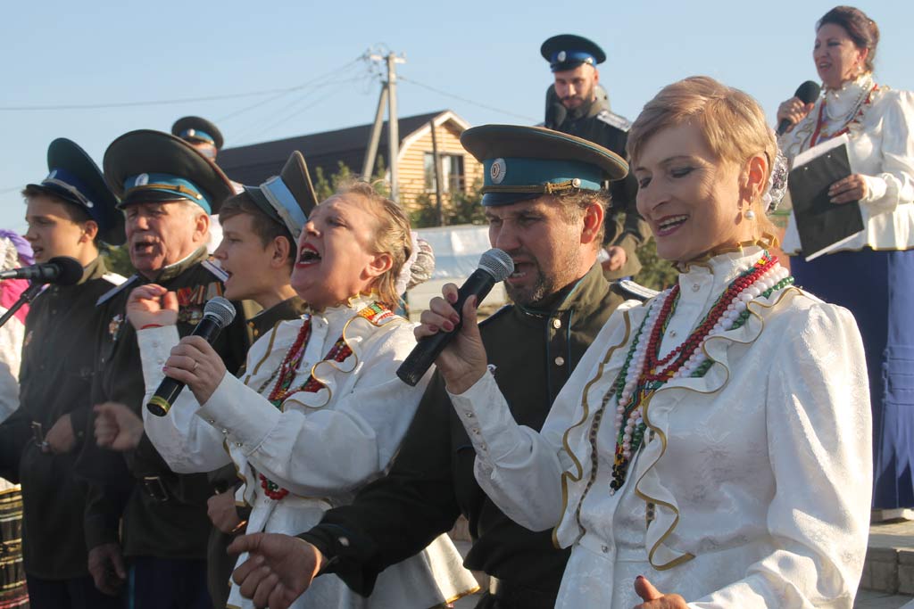 Казаки «захватили» площадь Кирилова