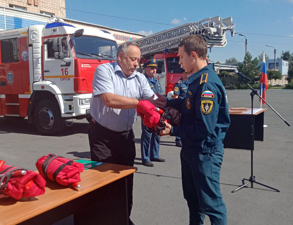 Подарками для добровольцев стали огнетушители