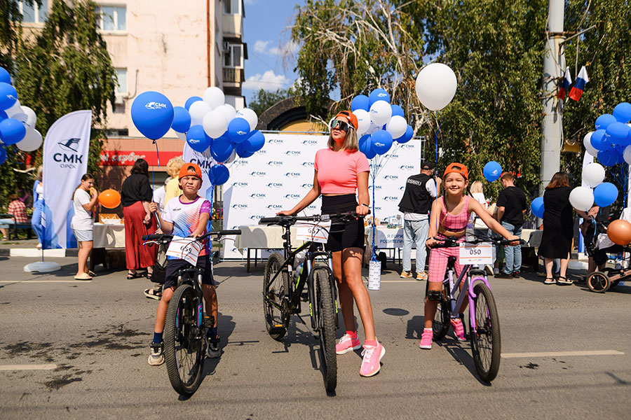 Вкусно, ярко, весело поздравил горожан с Днем города «СМК Орск»