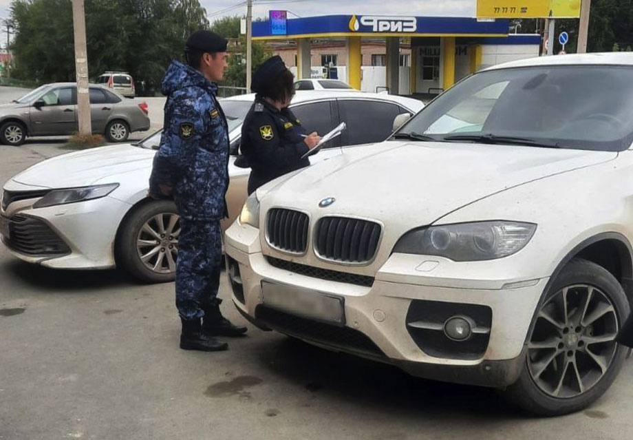 Автолюбителям пришлось пройтись пешком