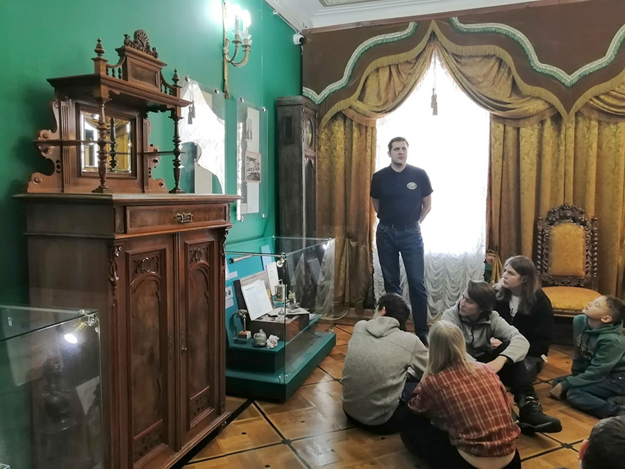 Полсотни самых смелых. Не все юные геологи добрались до Орска из-за бурана