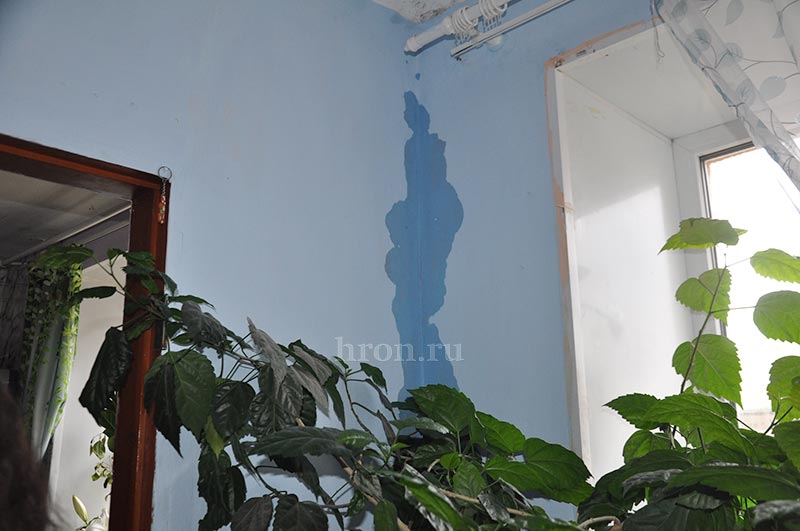 Караул! Горим! Из-за замыкания в аварийной четырехэтажке случился пожар