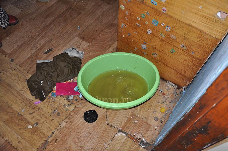 Караул! Горим! Из-за замыкания в аварийной четырехэтажке случился пожар