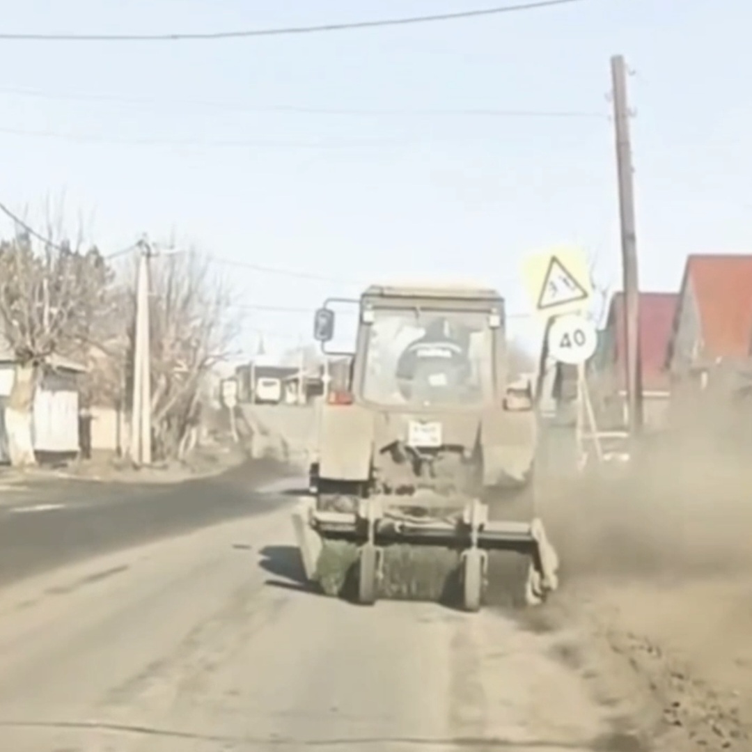 Центральные магистрали моют с «Бионордом» после зимы