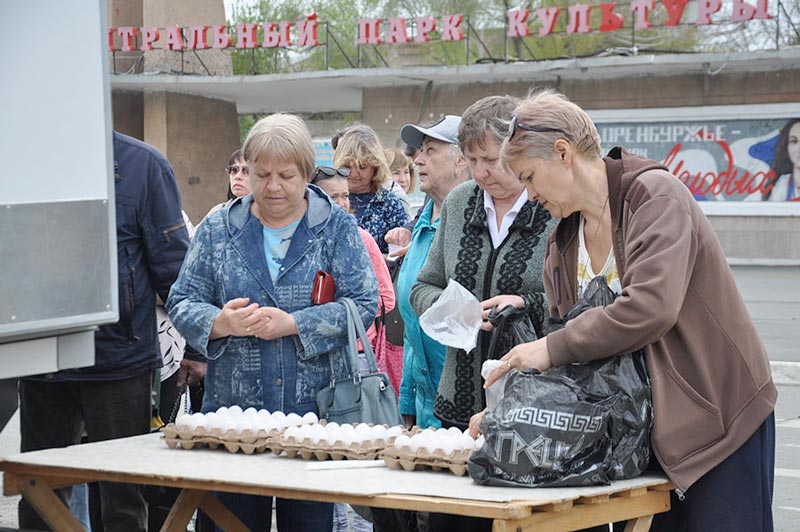 Комсомольская площадь цвела и пахла