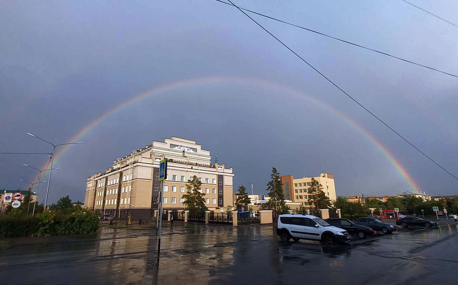 После дождя радуги свет