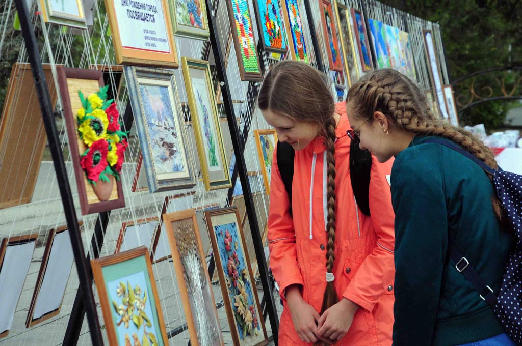 От дождя до фейерверка. Погода не помешала отпраздновать День города