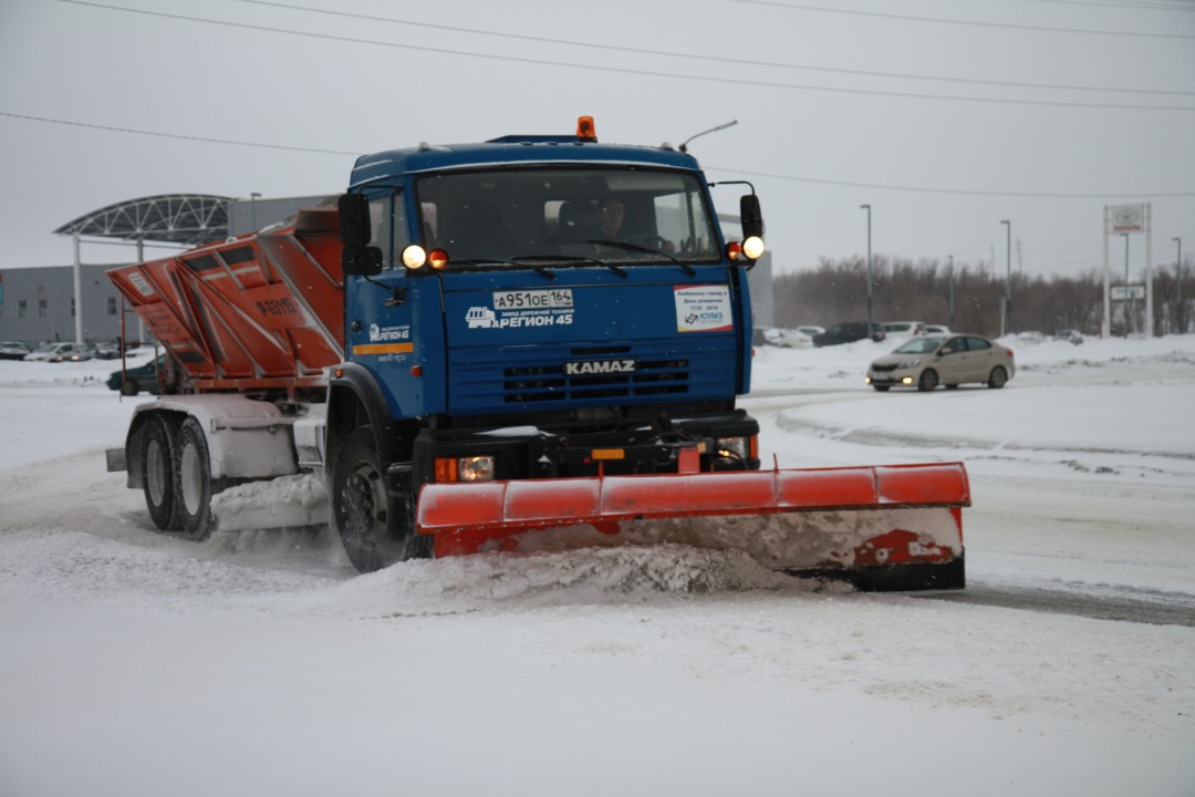 Бороться с гололедом будут солью