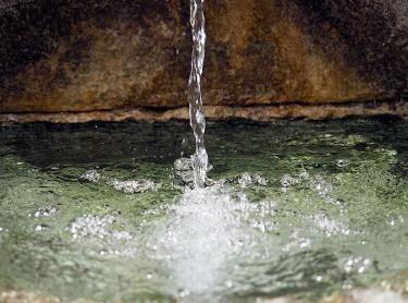 В поселке Казачьем продолжается борьба с грунтовыми водами