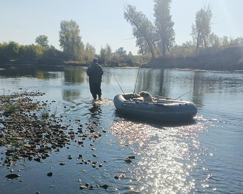Апсо! И люди у ног ее сели!