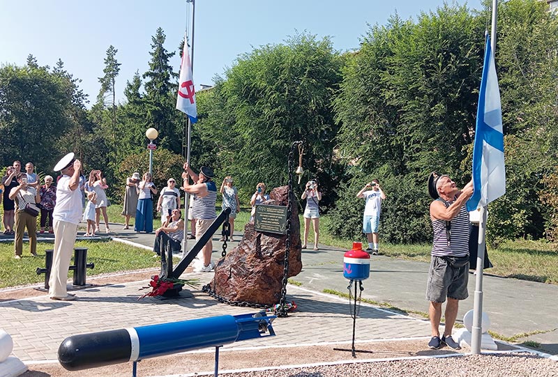 Подлодка в степи? Да легко!