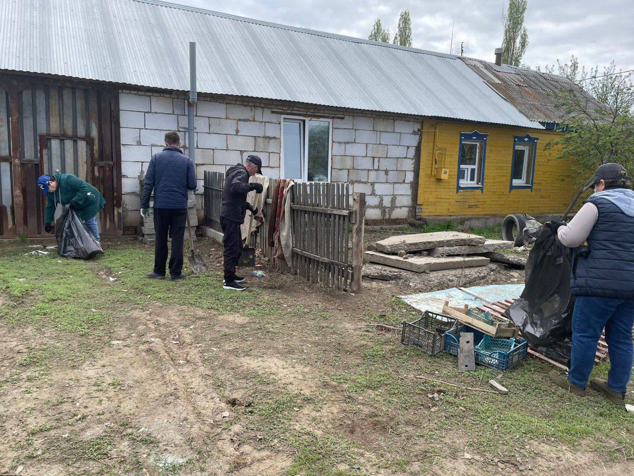 Помощь пострадавшим от наводнения продолжается