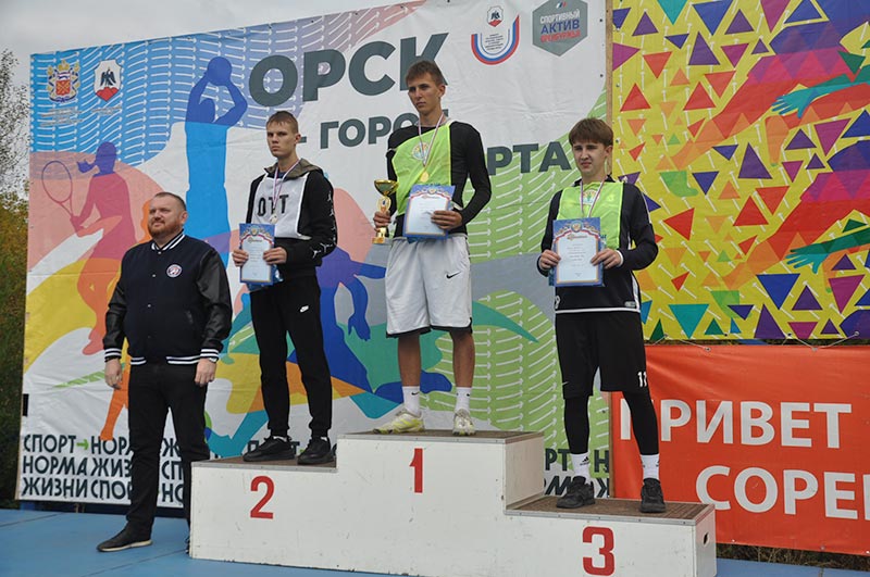 Ударились в бега