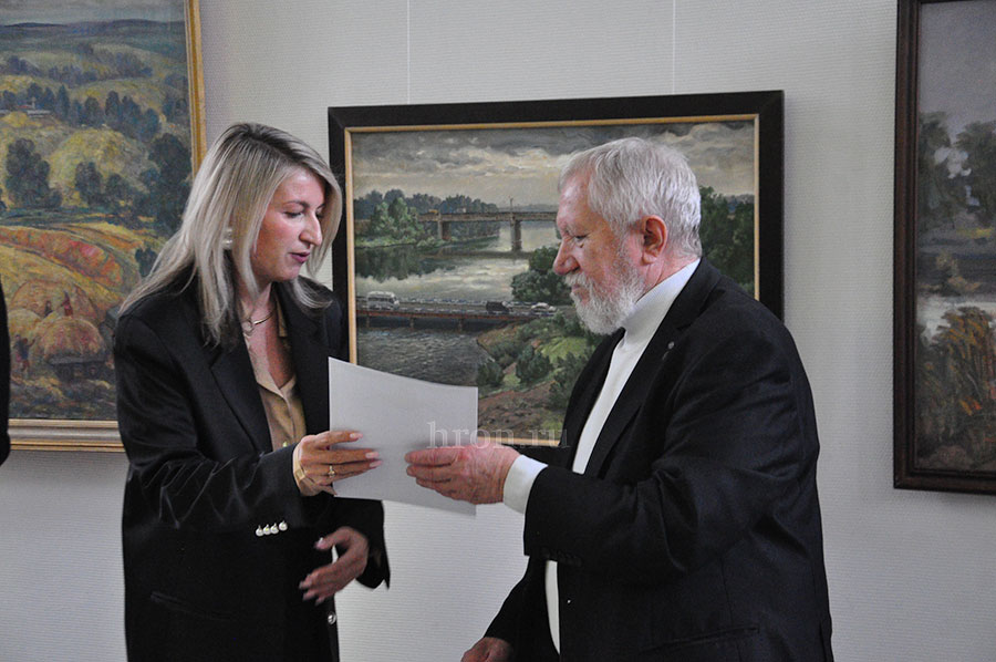 Великолепные пятерки. Художники отметили юбилей большой выставкой