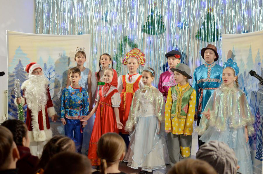 Со сцены о добре и смирении