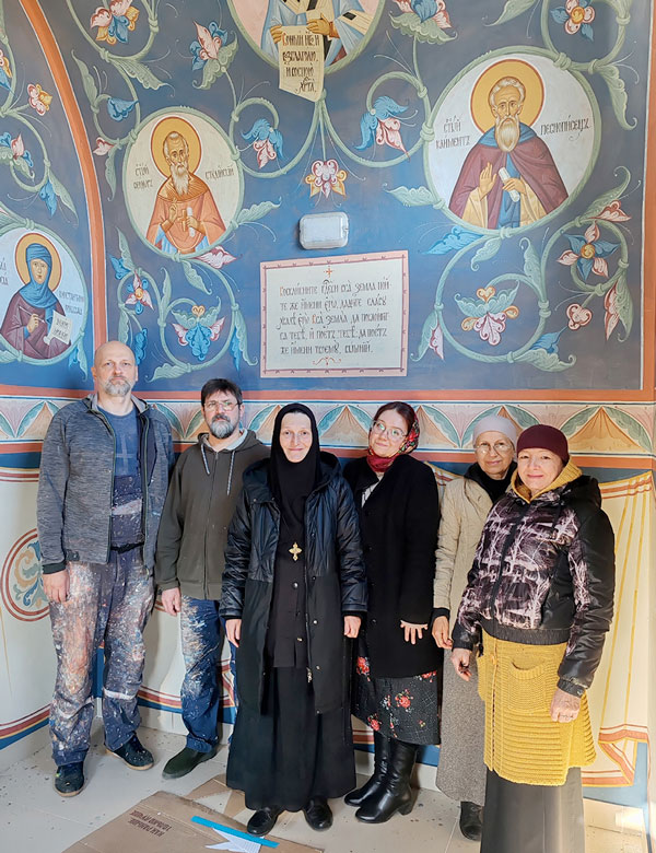 Почти как в Троице-Сергиевой лавре. Иконописец Евгений Антонов о принципах построения храмовой живописи