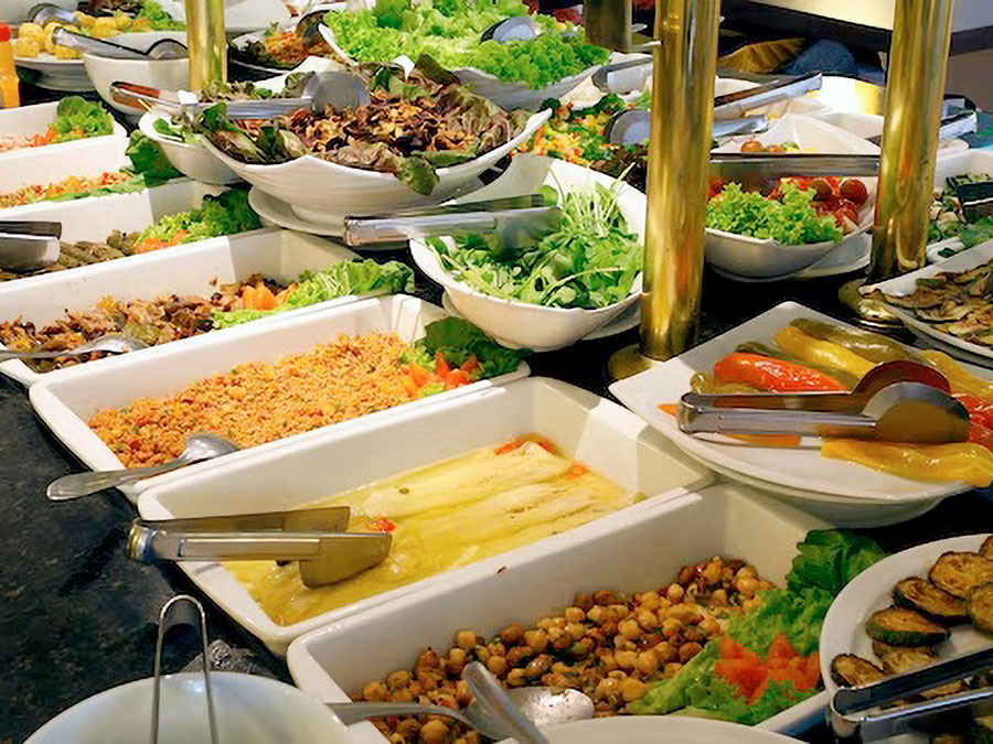 Шведский стол поможет детям?