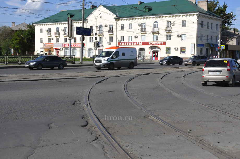 За пробитые колеса ответят коммунальщики. Автомобилисты пошли в суд за возмещением ущерба, полученного в результате ДТП