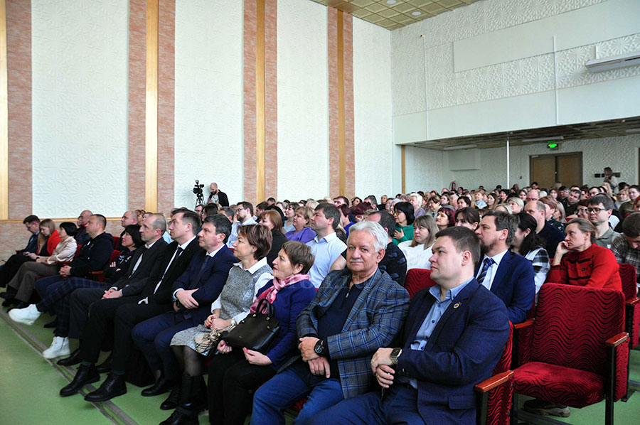 Что ждет медицину и чего ждать от нее? Главный врач подвел итоги годовой работы и поделился планами